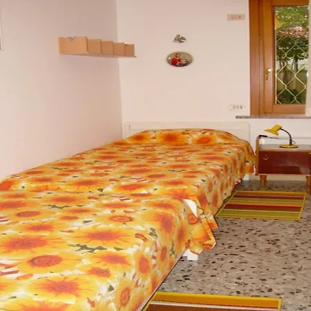 New Within A Renovated Detatched House Ground Floor With Outdoor Patio Appartamento Lignano Sabbiadoro