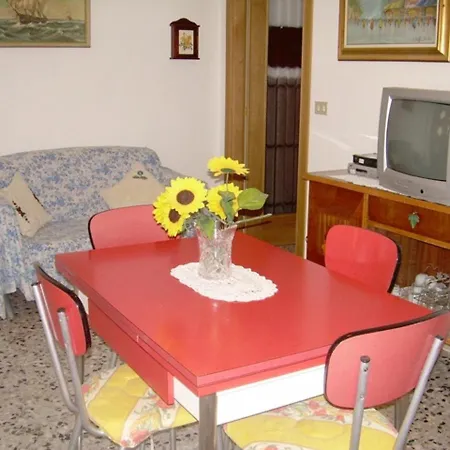 Apartment New Within A Renovated Detatched House Ground Floor With Outdoor Patio Lignano Sabbiadoro