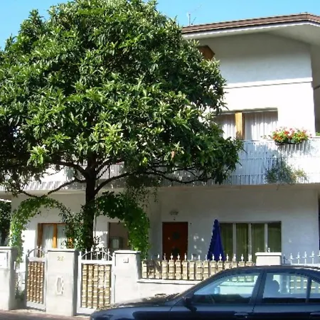 New Within A Renovated Detatched House Ground Floor With Outdoor Patio Apartment Lignano Sabbiadoro